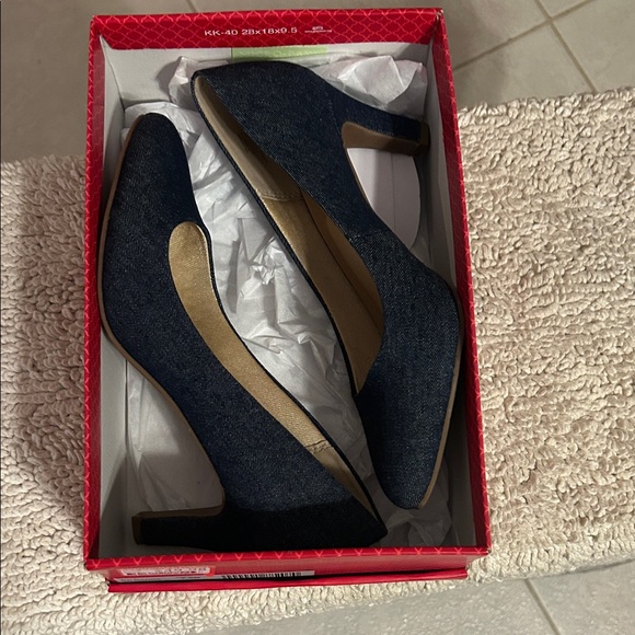 Kelly & Katie Blue Denim Heels worn once Sz 7.5 - Picture 9 of 10